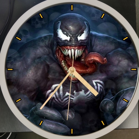 Venom clock - Picture 3 of 3